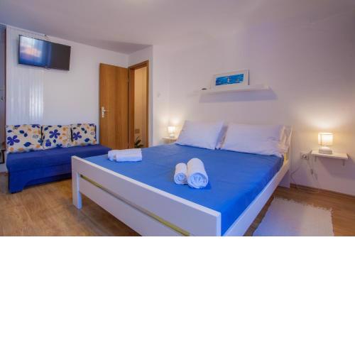 Room M