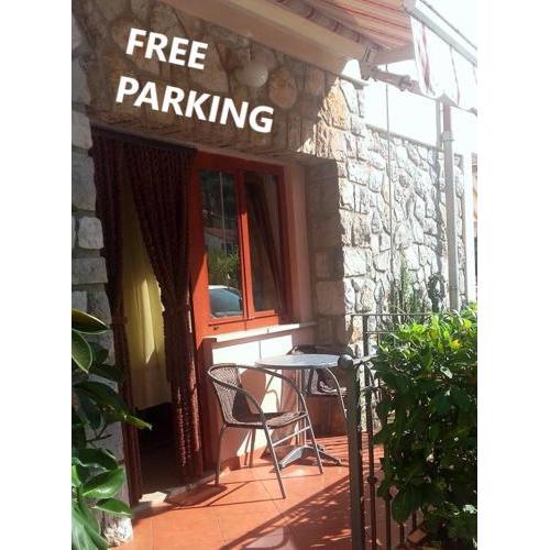 Room Vera- with airconditioning and free parking