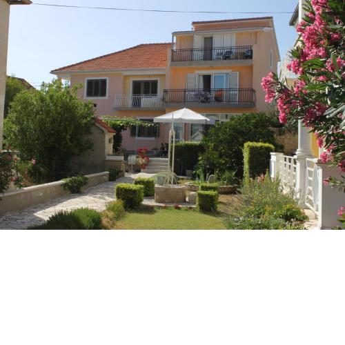Rooms by the sea Pasman - 8223