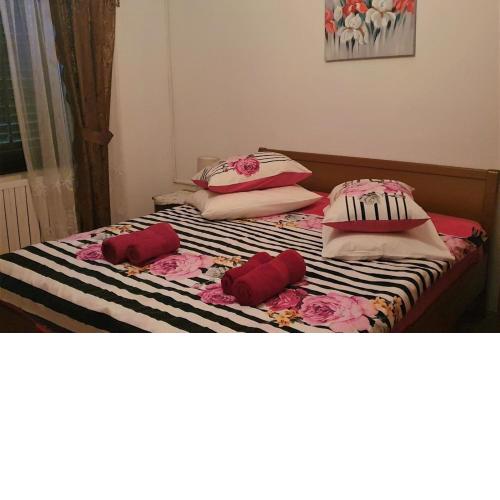 Rooms Roza with private bathroom Fuskulin country area 6 km from the beach