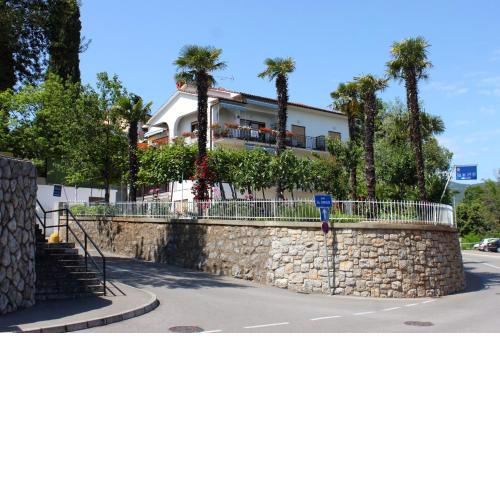 Rooms with a parking space Lovran, Opatija - 2302