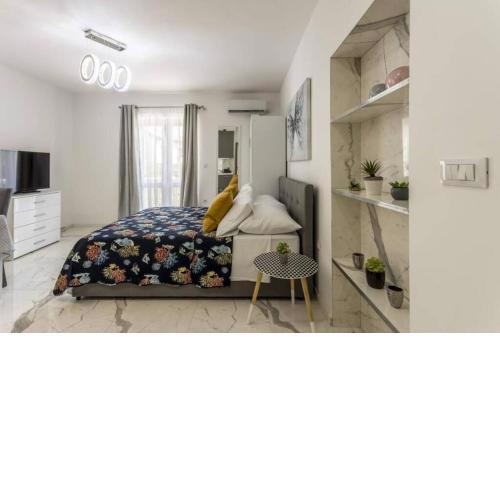 Royal Platinum Studio Apartment