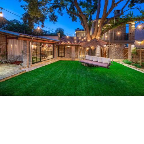 Rustic Cozy house Pupy