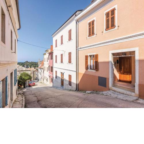 Rustic holiday home in Vrsar with garden