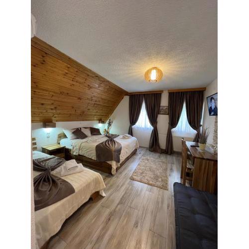 Rustic Inn River 2