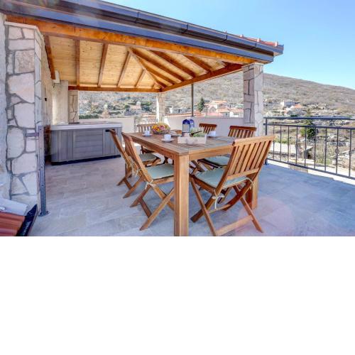 Rustic Stone House Bajeli with Jacuzzi