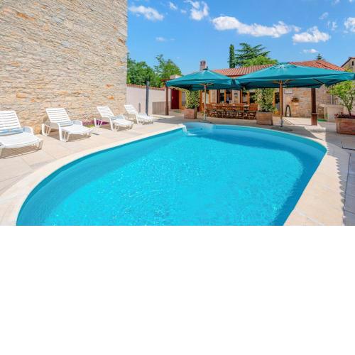 Rustic Villa Diana with pool near Rovinj