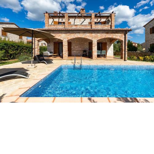 Rustic Villa Lara with pool