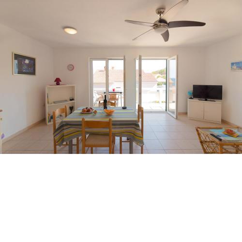 Sali Modern Seaview Apartment