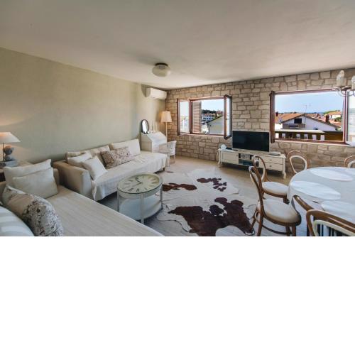 Salvia 4 Stars Apartment