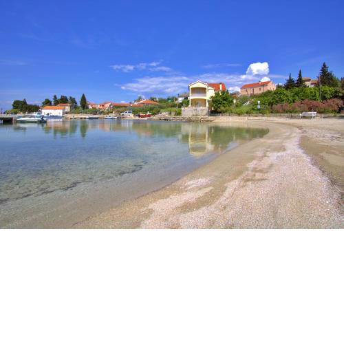 Sandy Beach Family Apartment
