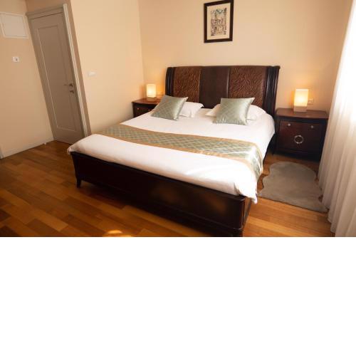 Scallop Regent Rooms
