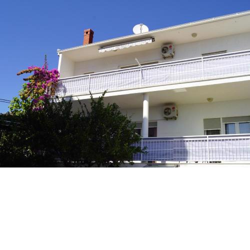 Sea view apartment Manda