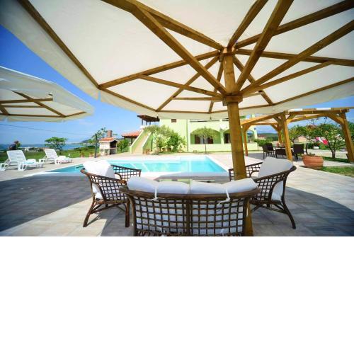 Sea View Apartment + Pool, Ljubač, 32 m²