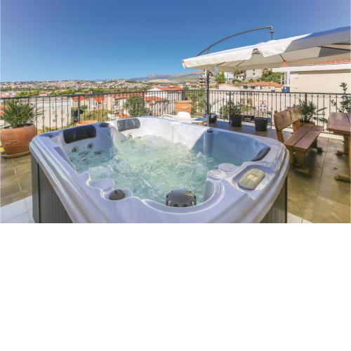 Sea View Jacuzzi Apartment Jo