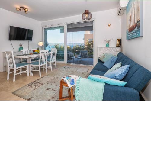Sea view with garden apartment Joshua