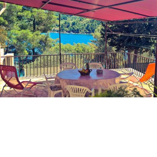 Seafront Apartment Dana