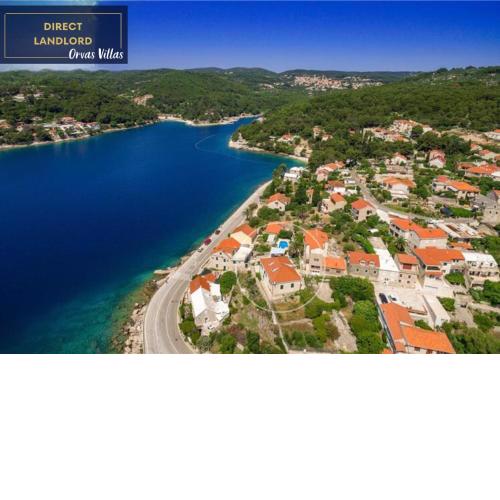 Seafront Serenity Villa Mir Vami - Your Family Oasis by the Shore