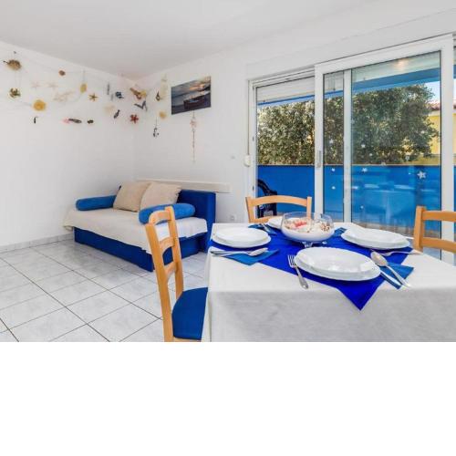 Seaside Apartment in Mandre with Barbecue