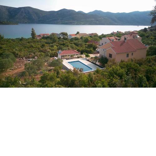 Seaside apartments with a swimming pool Kneza, Korcula - 9269