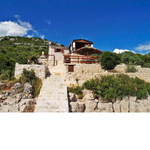 Seaside family friendly house with a swimming pool Cove Ladjin - Landjin, Pasman - 20399
