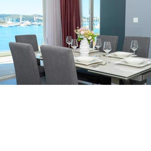 Seaside Luxury Apartment Trogir