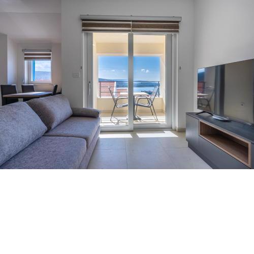 Season Surprise Apartment