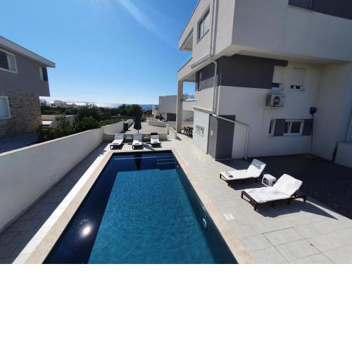Seastar Luxury apt with PRIVATE POOL and sea view