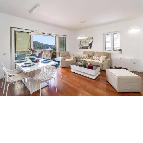 Seaview Elegance Apartment