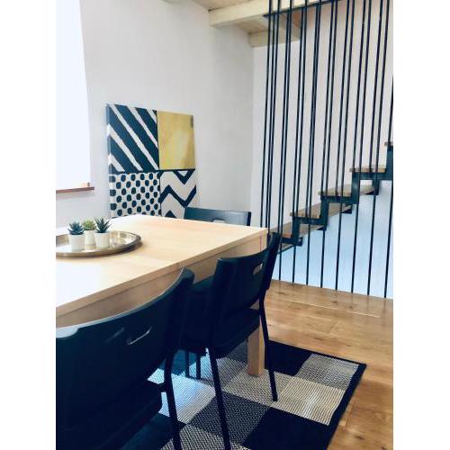 SeaYou!***Charming 1-bedroom rental unit in the old city center of Cres