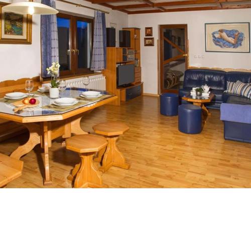 Secluded Holiday Home with Jacuzzi in Kozji Vrh