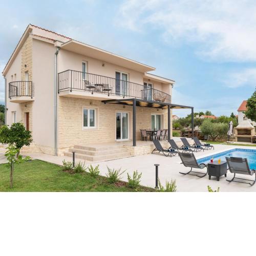 Secluded Villa in Murvica with Terrace