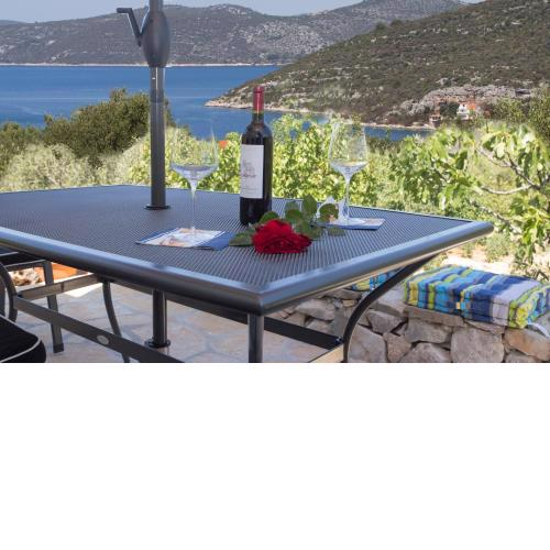 SIESTA, a house in the nature on the island