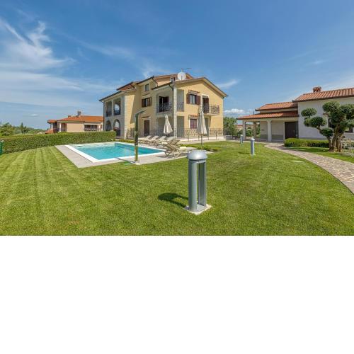 Silvia II with Private Pool