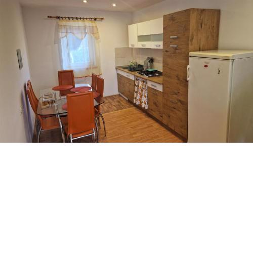Simple 3-room apartment