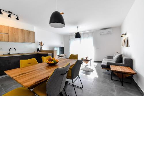 Spacious apartment Nero with free parking