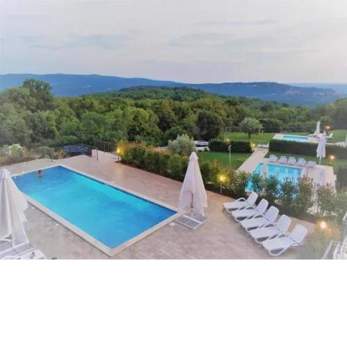 Spacious Apartment with View Ripenda Kras Shared Pool C