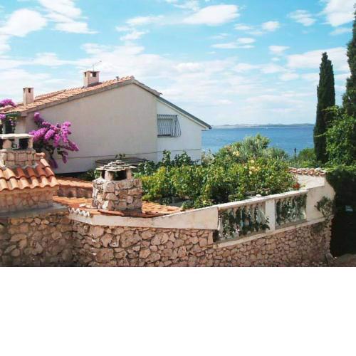 Spacious Holiday House Hana, Sleeps 12