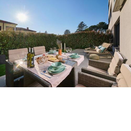 Spada brand new apartment with garden 3 min from beach!