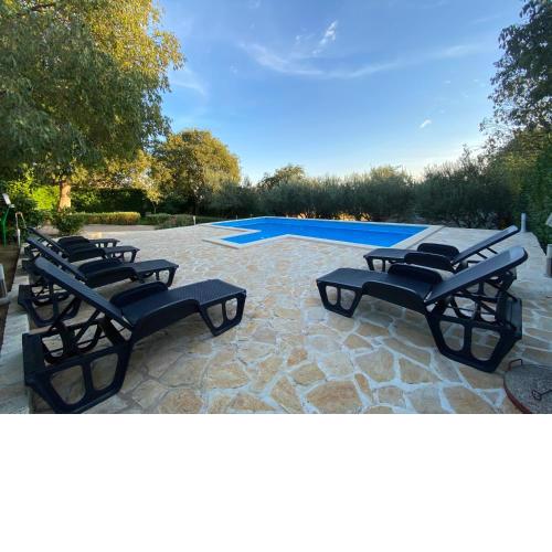 Stone Holiday Homes Stankovci with pool and Mediterranean gardens