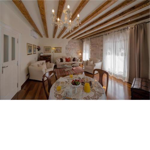 Stone Pearl Heritage Luxury Suite