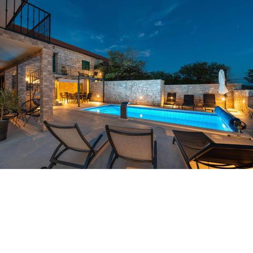 Stone villa Didovi Snovi with heated pool