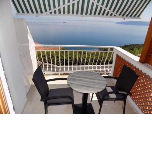 Studio apartment in Moscenicka Drage with sea view, terrace, air conditioning, WiFi 4364-1