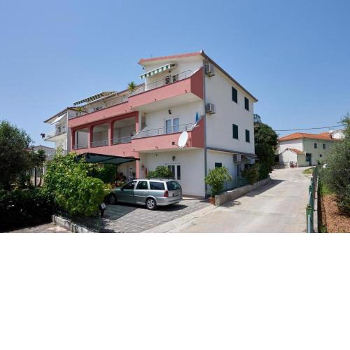 Studio apartment in Seget Vranjica with terrace, air conditioning, WiFi, washing machine 5052-2