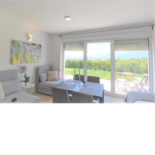 Studio apartment Miramare