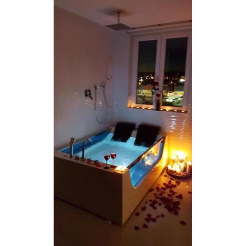 Studio-Apartment VAL - Luxury massage chair - Private SPA- Hot Tub, Infrared Sauna, , Parking with video surveillance, Entry with PIN 0 - 24h, FREE CANCELLATION 24 hours before Check In