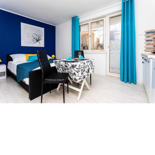 Studio Apartments Gilda