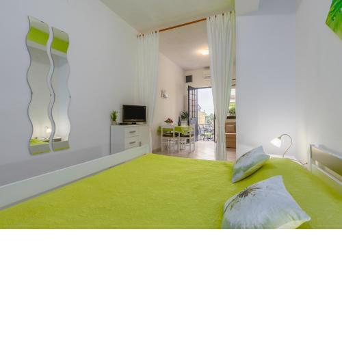 Studio Apartments Romina