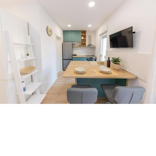 Studio APT Breeze