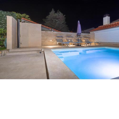 Studio PUNAT LIVING with common pool
